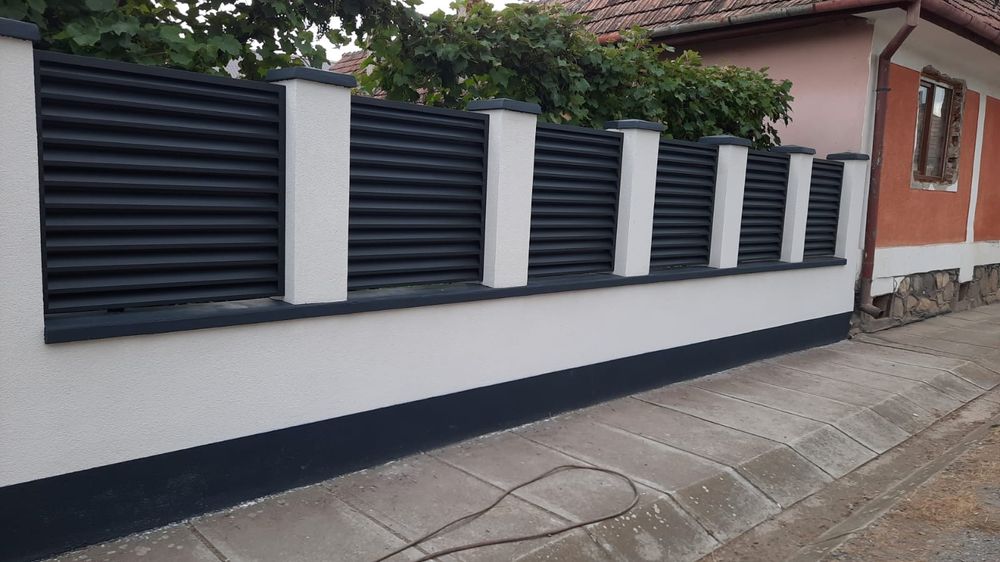Construim garduri si porti din sipca metalica, panouri stil jaluzele,