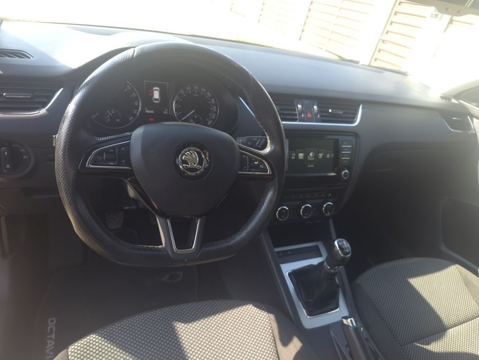 Škoda Octavia Combi 1.6 TDI 110 CP | 2016 | 190.300 km | Navi | Scaune încălzite | Garanție