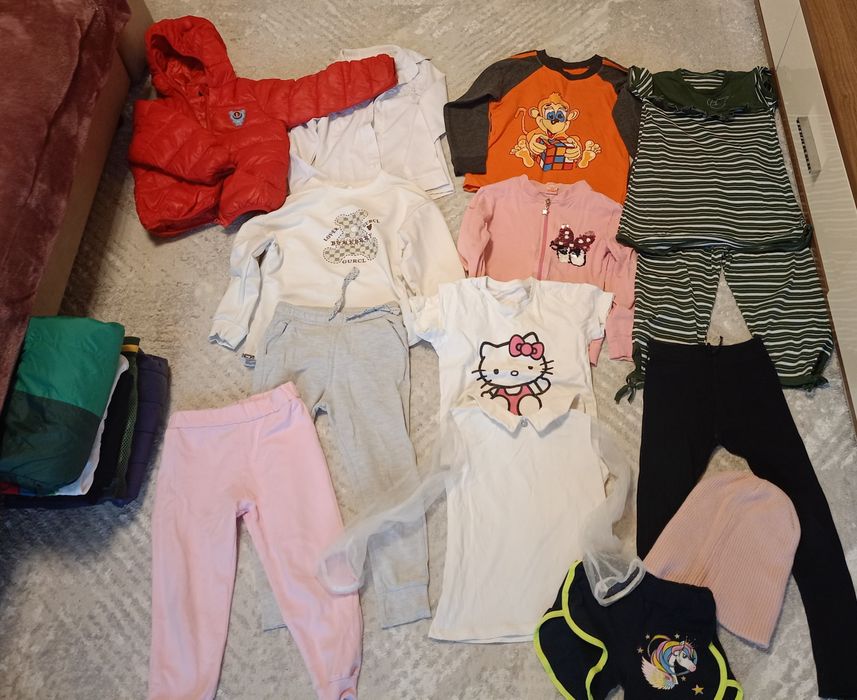 Отдам даром детскую одежду