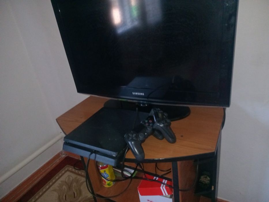 Play Station 4 slim