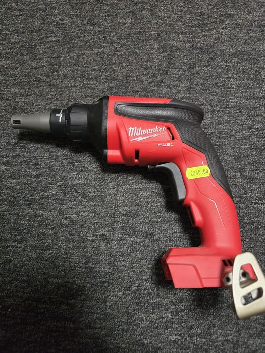Акумулаторен винтоверт за гипсокартон Milwaukee FUEL M18 FSG