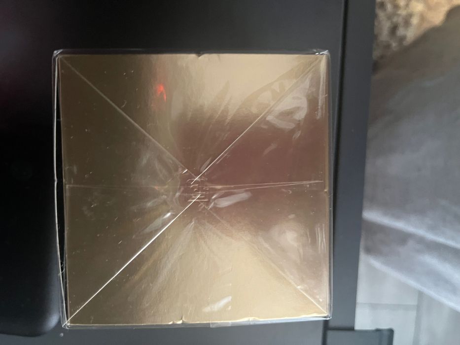 Продавам чисто нов оригинален Lady Million парфюм.