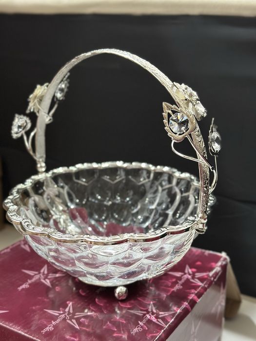 Фруктовница и конфетница