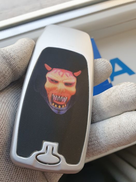 Nokia 3310 Dracula Holographic!