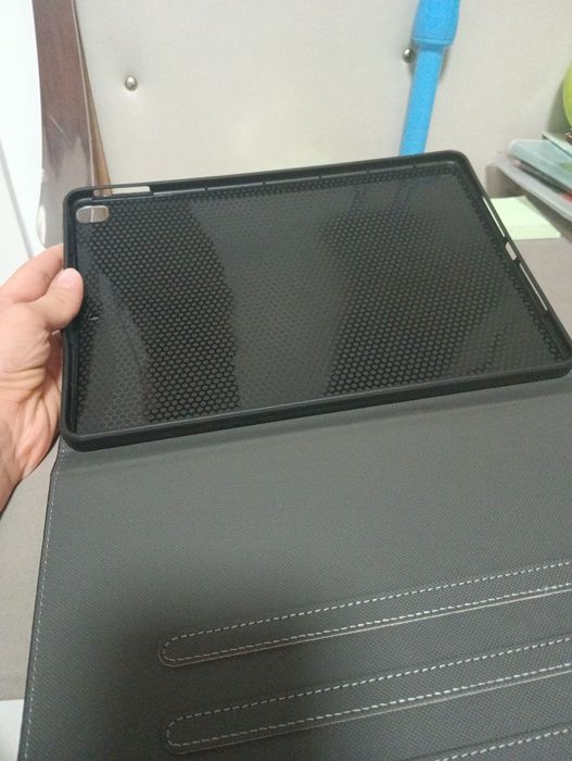 Продаю чехол от ipad 9