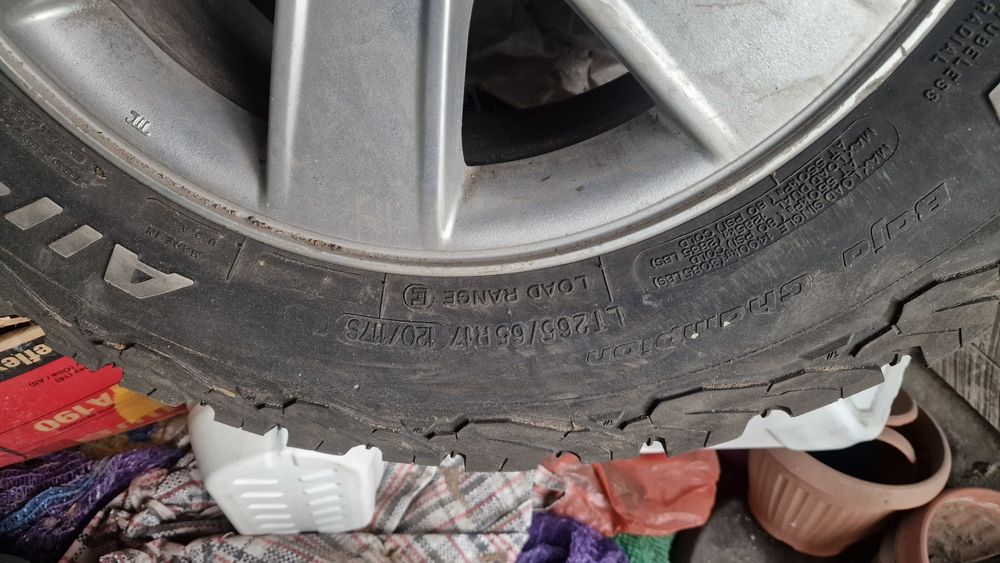 Продам шины всесезонные BFGoodrich AT