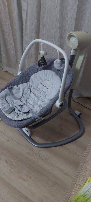 Vând balansoar electric bebe
