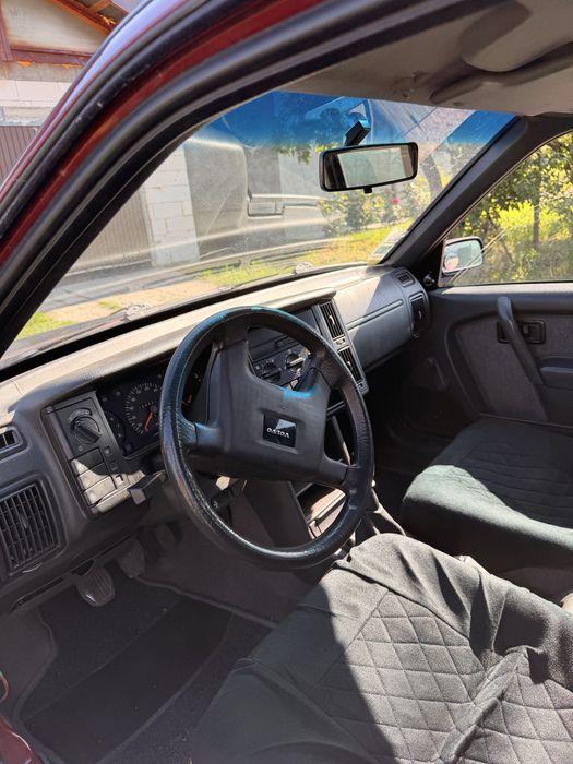 De vanzare Volvo 440 1.8i