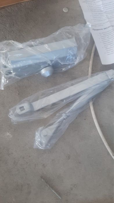 Дверные доводчики 125 кг