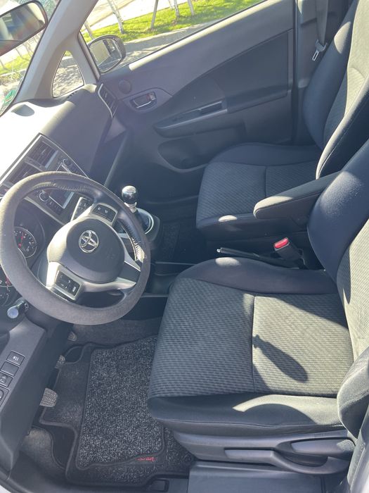 Vand Toyota Yaris Verso S 1.4 diesel,intretinuta,consum mic,km reali