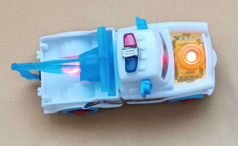 Детска движеща се, светеща и издаваща звуци играчка - камионче кран