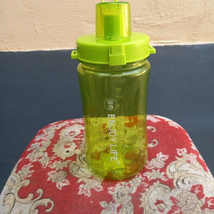 Продаётся кружка с делениями