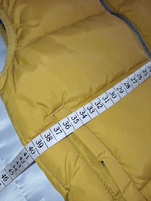 Елек Beneton 4-7 г - 25 лв