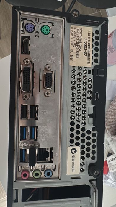 Vând laptop Toshiba + unitate PC, ambele în stare foarte bună de funcționare.