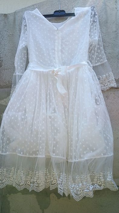 Rochița alba fata
