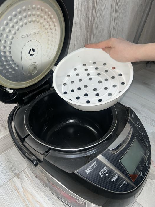 МУЛЬТИВАРКА REDMOND RMC-M231 (чёрно-серебристая).