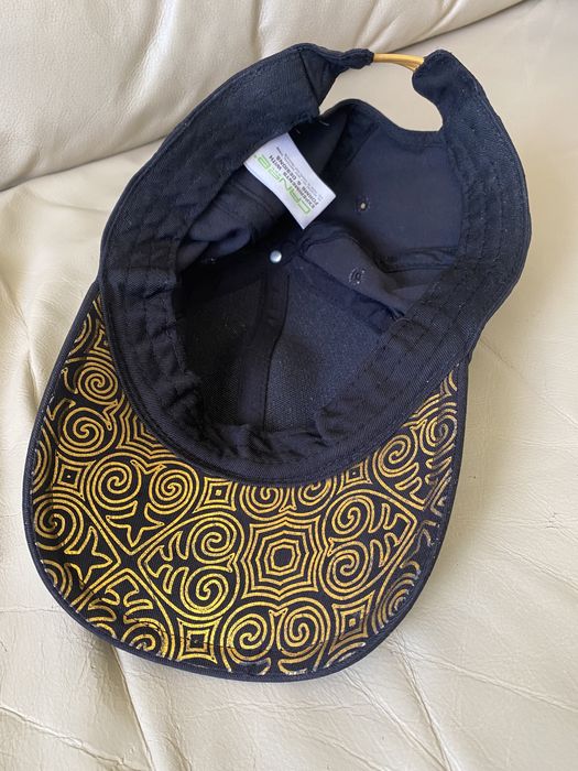 Canoe - дамска дизайнерска шапка с козирка