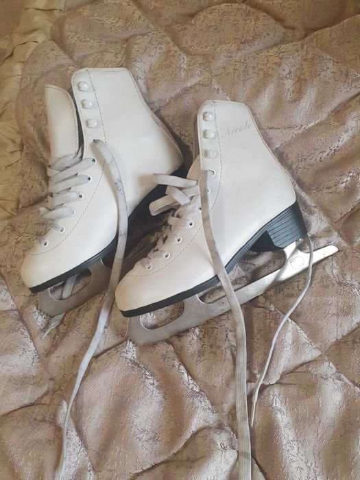 Коньки Детские (34 и 30 размер)