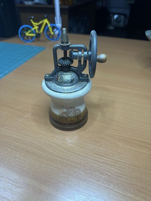 Rasnita, scrumiera si suport de chei vintadge