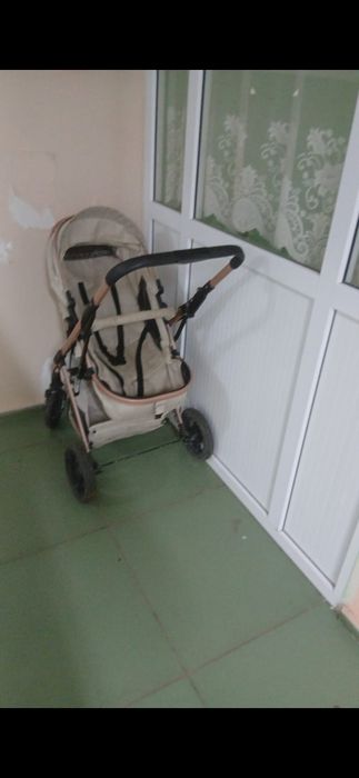 Коляска и стул для кормления