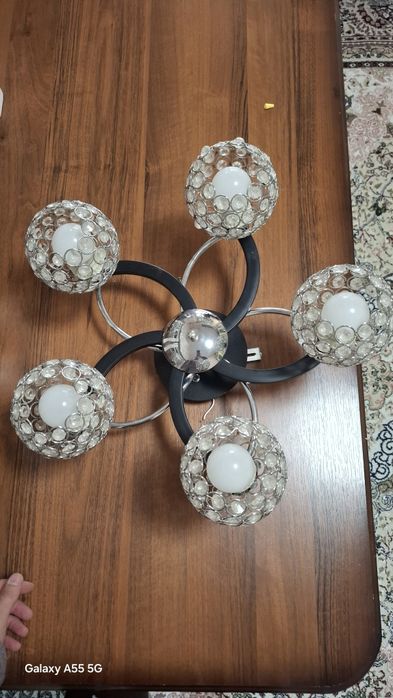 Люстра сотилади холати яхши