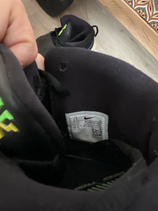 Кроссовки по символичной цене