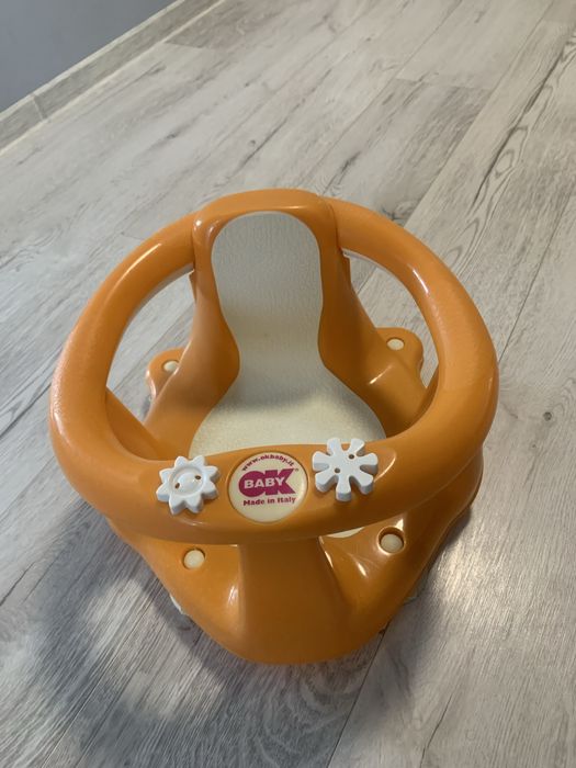 Scaun bebelus pentru baie