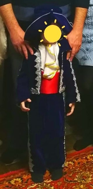 Продам новогодний костюм для мальчика