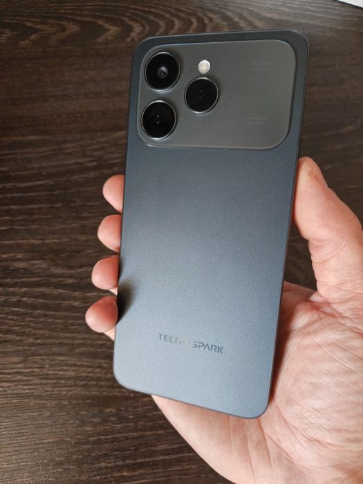 Телефон Tecno Spark 40