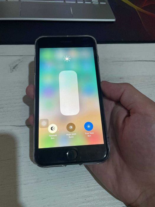 iphone 8 plus 64GB qora rang 100 yomkosti