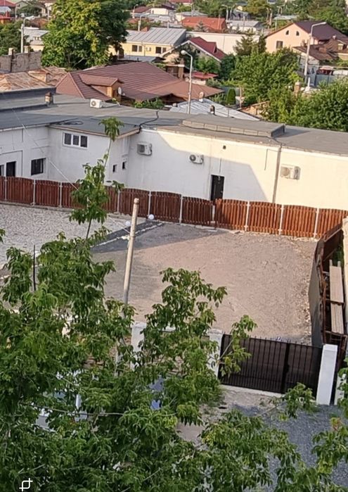 Teren de inchiriat cu 2 containere