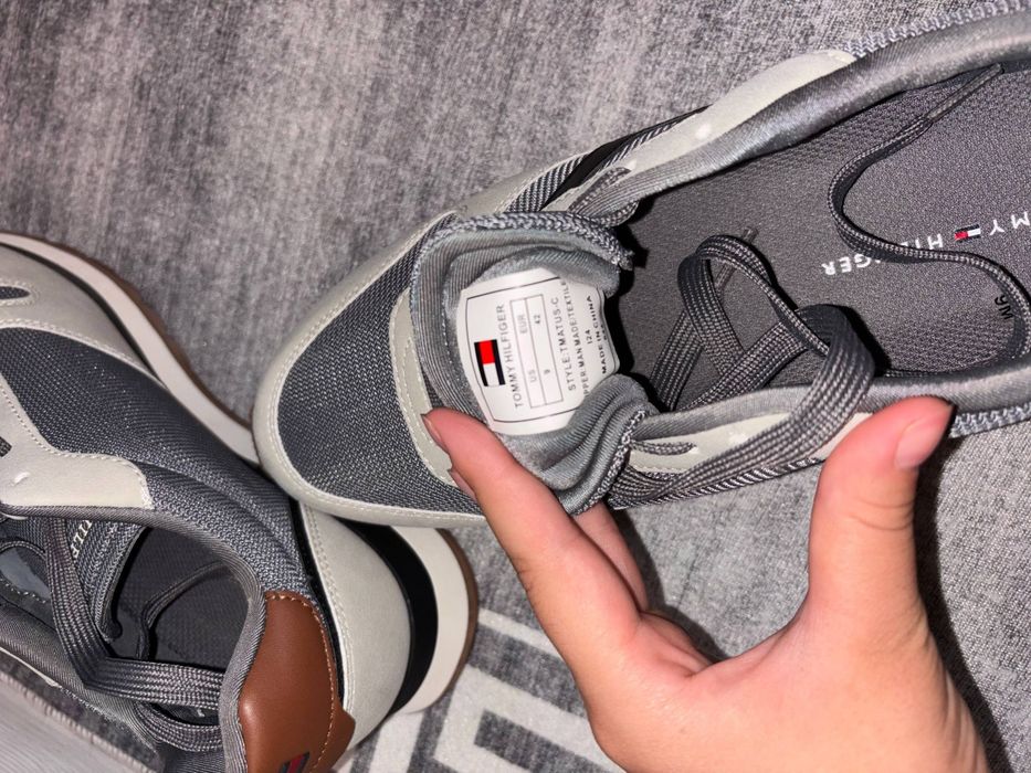 Кросовки hilfiger 42 размера