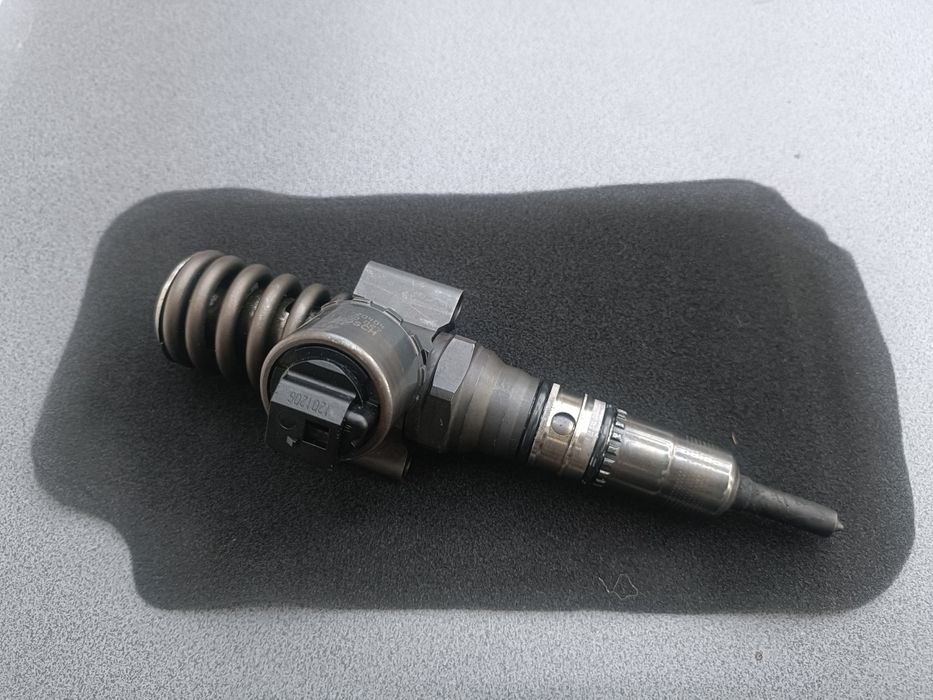 Injector Bosch VW Skoda Audi,Seat Golf,Touran,A3,A4,A6,Octavia 2.0 D
