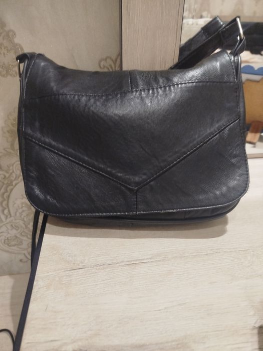 Кожаная ( натуральная )сумка .