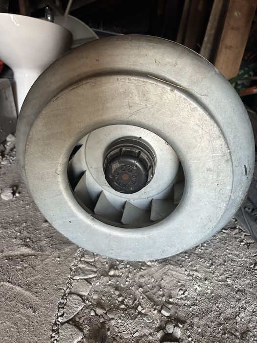 Продам новый проточный вентелятор вытяжка немецкого производства