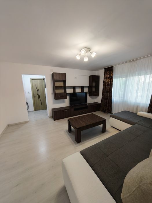 Apartament de închiriat!