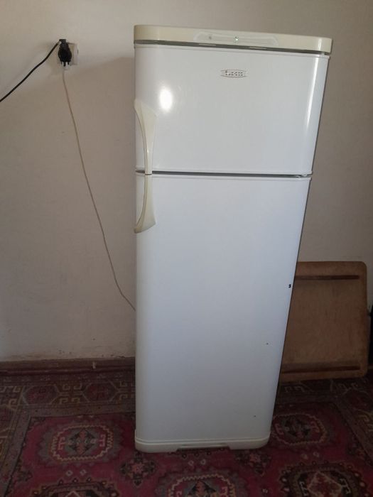 Холодилник хорошое состояное