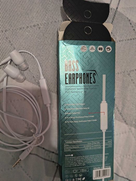 2 seturi de casti si cu fir si fara fir