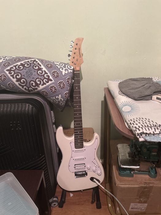 Электрогитара Levinson