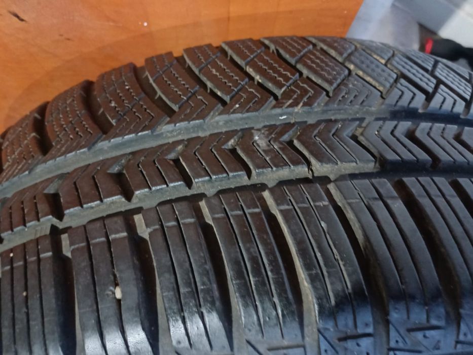 Jante din aliaj cu Anvelope noi 185x55r15 pentru polo sau golf.