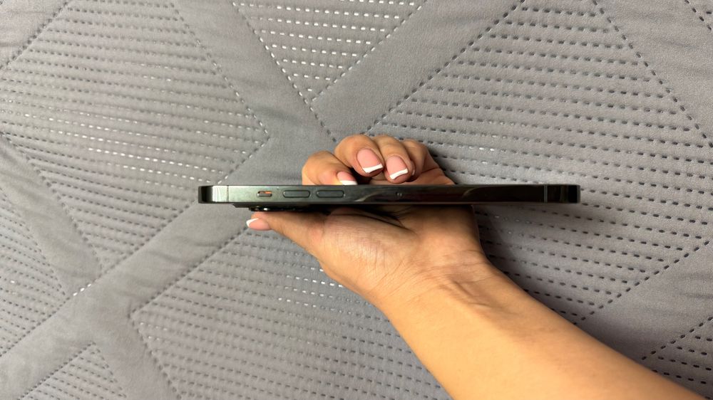 Продам iPhone 13 Pro Max