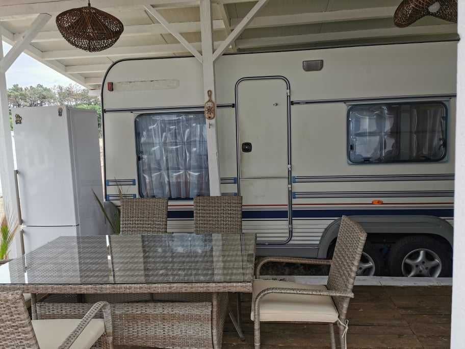 Продавам слънчева каравана на плажа- къмпинг Китен с оборудван навес