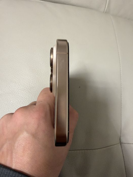 Iphone 16 pro max.