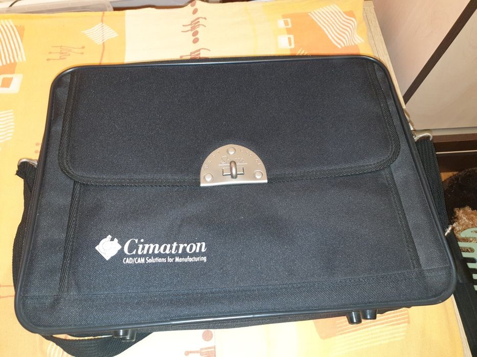 Geanta Shugon. Mmmmmm