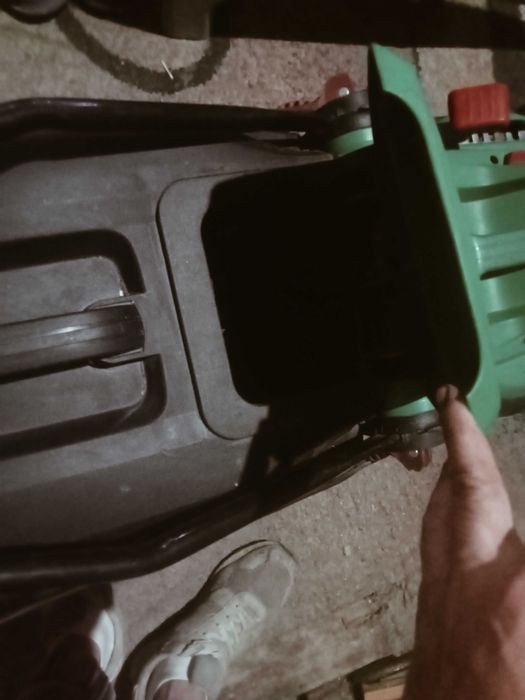 Mașină electrică de tuns gazon cu trepte