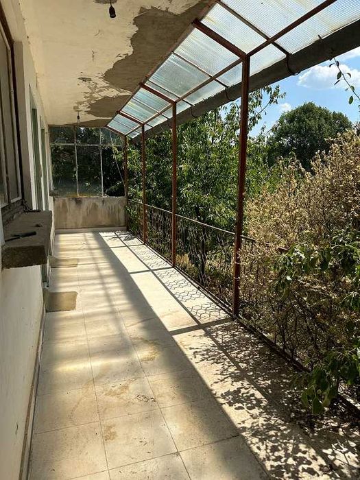 къща, тухла 1984г. , на 2 етажа, село Долна Диканя, двор 870м