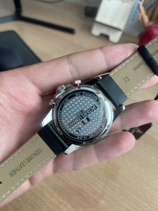 Продаю часы оригинальные