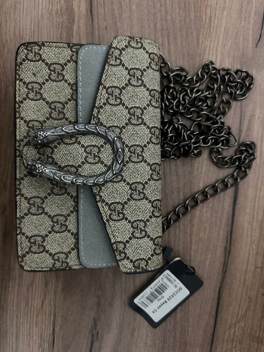 Маленькая элегантная сумочка