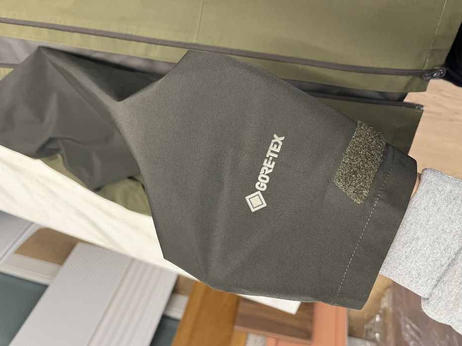 Яке Berghaus с мембрана Gore-tex Paclite