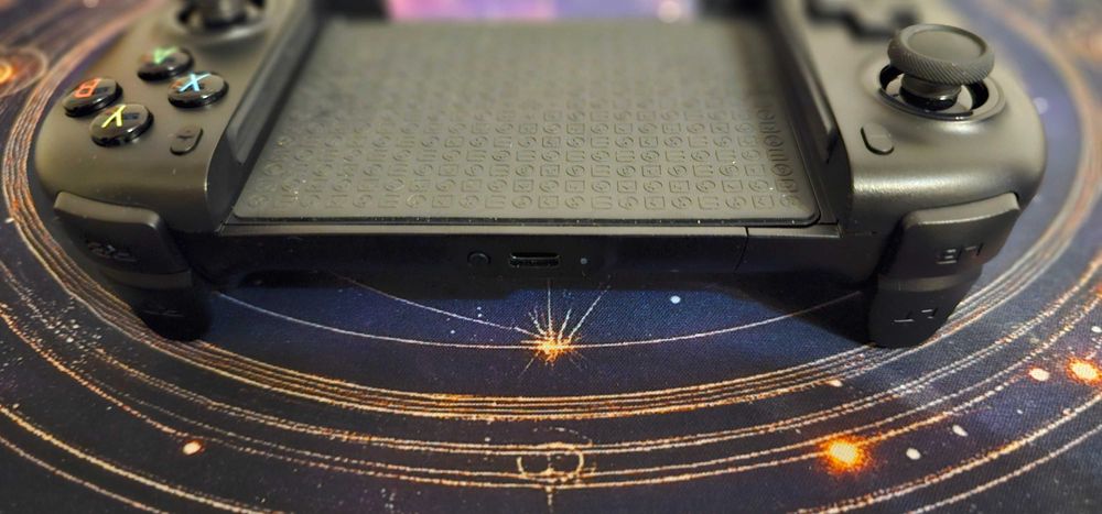 8BitDo Ultimate Mobile Gaming Controller